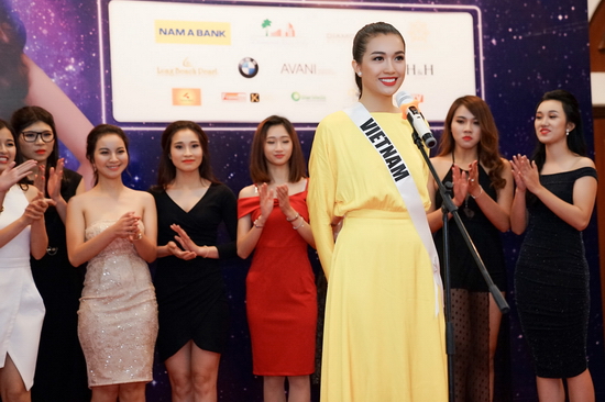 Còn Lệ Hằng, cô cho biết: “Đừng quan tâm nhiều là mình sẽ trình diễn áo dài, dạ hội, bikini như thế nào. Đó chỉ là những phần nhỏ trong cuộc thi mà thôi. Quan trọng là phần đối nhân xử thế. Mỗi sáng, nhìn vào trong gương, phải luôn nhủ rằng: Mình đẹp!”. 