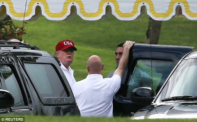 Vì sao Tổng thống Trump vẫn chưa công du?