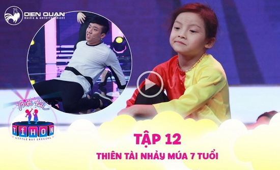  Mở đầu vòng tài năng, “Nữ hoàng waacking nhí” Nguyễn Hạnh Mỹ Trâm (7 tuổi) tiếp tục mang đến chương trình những bước nhảy “thần sầu” đẹp mắt, kết hợp cùng vũ đoàn trong trang phục áo bà ba, đeo mắt kính đen cực kỳ ấn tượng.
