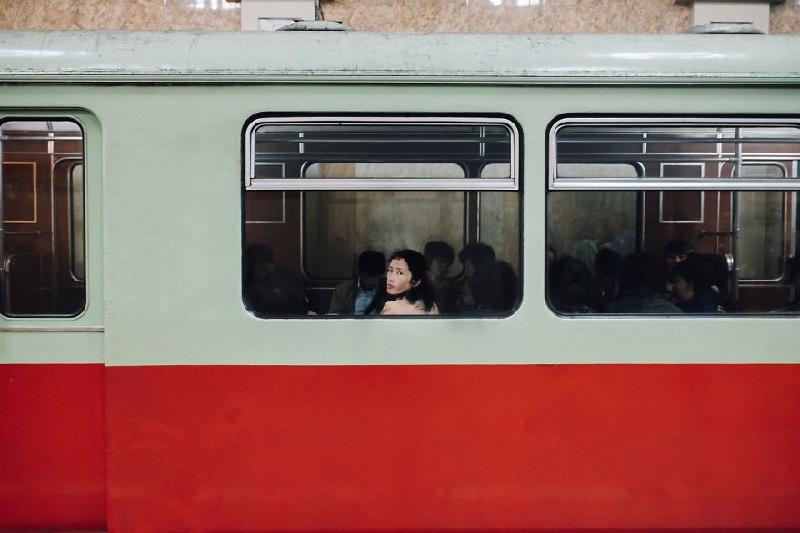 Những bức ảnh của anh cho thấy cuộc sống của người dân Triều Tiên qua tour du lịch được giám sát chặt chẽ.