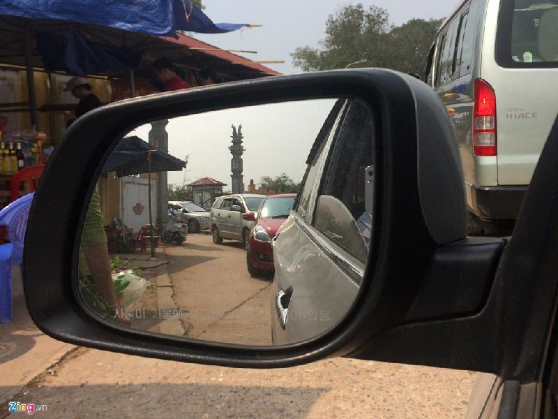 Phí trông giữ ôtô là 20.000 đồng, không tăng so với ngày thường.