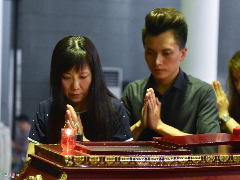 Xuân Bắc, Công Lý lặng người tiễn biệt nghệ sĩ Duy Thanh hình ảnh 4 Diễn viên Hương Tươi thành kính phân ưu.