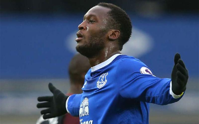 Romelu Lukaku (48 điểm): Tiền đạo người Bỉ hiện dẫn đầu cuộc đua vua phá lưới Premier League với 24 bàn thắng cho Everton. Anh sẽ là cầu thủ nhận được sự quan tâm của nhiều đội bóng hàng đầu châu Âu hè 2017.