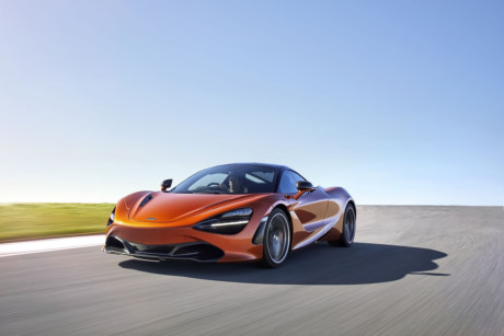 Nếu so sánh với McLaren 650S thì 720S thay thế sở hữu ngoại thất và nội thất đã được điều chỉnh.