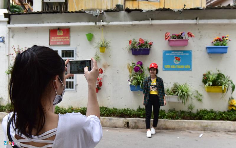 Bai rac don 10 nam khong sach bien thanh vuon hoa hinh anh 12