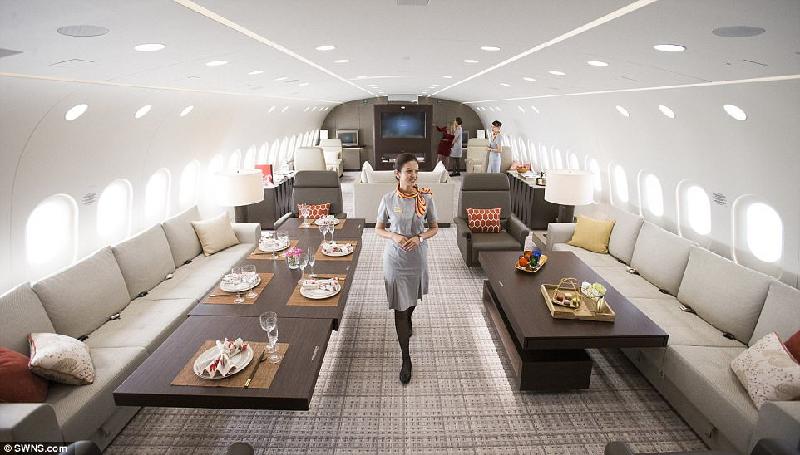 Chiếc máy bay ấn tượng này đang được trưng bày ở sân bay Stansted, London, Anh.