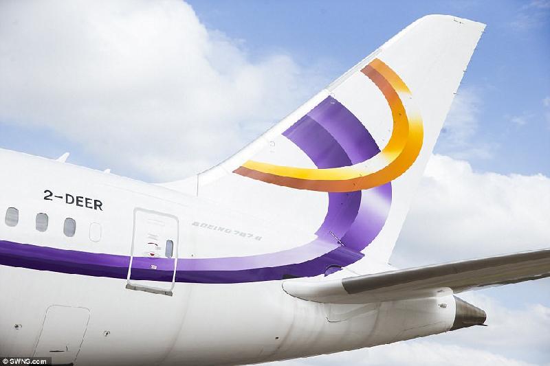 Chủ sở hữu của chiếc phi cơ riêng, Deer Jet, cũng tung ra một gói du lịch hạng sang dành cho du khách.