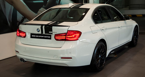 BMW 320i 'thể thao' giá 1,667 tỷ đồng ở Việt Nam