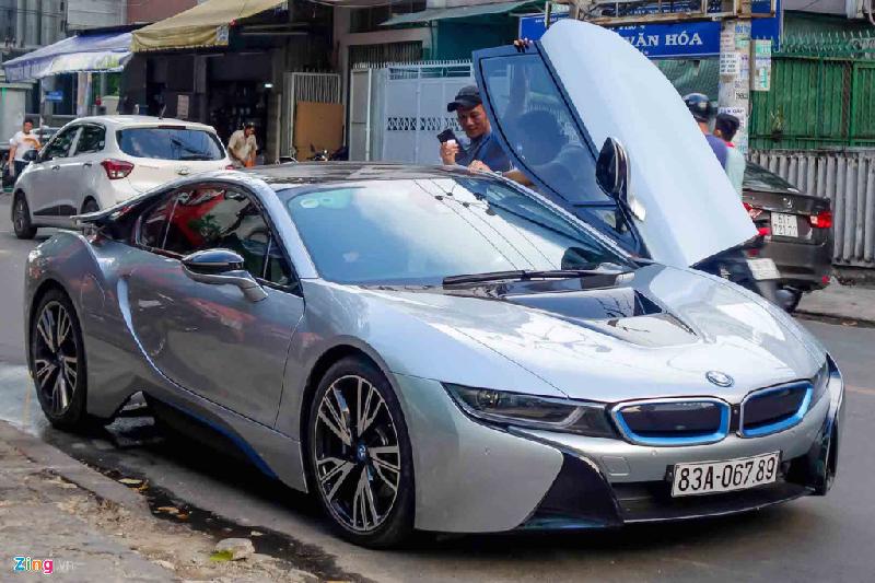 Chủ sở hữu chiếc xe là một thiếu gia hơn 20 tuổi. Xe được mua từ TP.HCM và vận chuyển về nhà trên đường Lý Thường Kiệt, TP Sóc Trăng từ 12/1/2016.