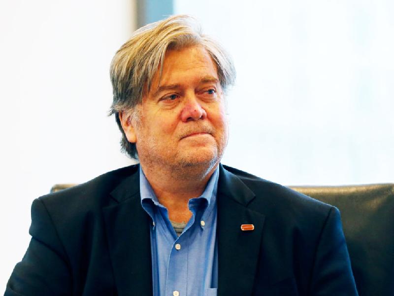 Tốt nghiệp thạc sĩ ngành Quản trị Kinh doanh từ Harvard năm 1985, Steve Bannon hiện là trưởng cố vấn chiến lược Nhà Trắng. Ông được cho là người ảnh hưởng trực tiếp đến các quyết sách của Tổng thống Trump. Ảnh: AP.