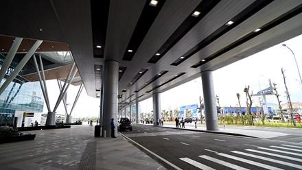   Ngày 8/5/2017, nhà ga đã đón chuyến bay đầu tiên an toàn, mở đầu cho tuần chuyển đổi khai thác các chuyến bay quốc tế từ nhà ga hiện hữu sang nhà ga mới.