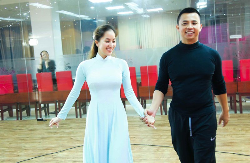 Khánh Thi, Chí Anh, sao việt