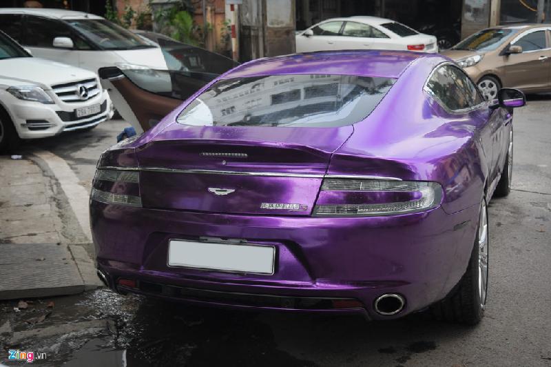 Aston Martin Rapide là mẫu xe thể thao hiệu suất cao 4 cửa, 4 chỗ ngồi do hãng xe sang Aston Martin của Anh sản xuất. Rapide được giới thiệu lần đầu tiên vào năm 2010.