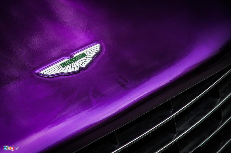 Rapide S nhập về Việt Nam thuộc phiên bản 2016, trang bị hộp số tự động 8 cấp mới, động cơ V12, sức mạnh 552 mã lực, tăng tốc 0-100 km/h chỉ 4,4 giây và tốc độ tối đa 327 km/h.