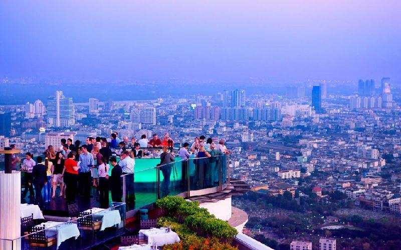 Quán bar ngoài trời cao nhất