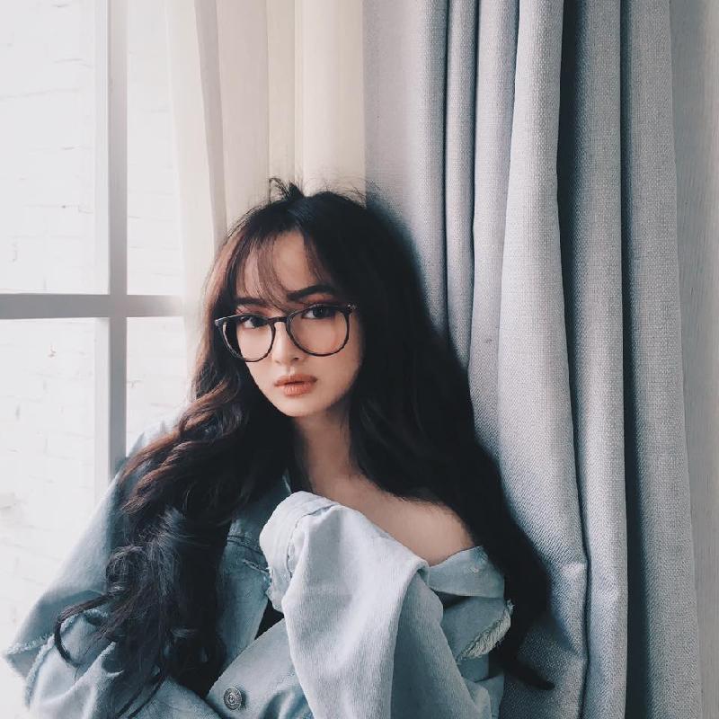 Ai cũng phải mê đắm trước nhan sắc quyến rũ của Kaity Nguyễn. 