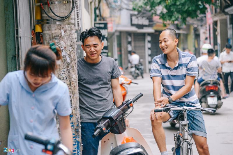 “May mắn là việc làm này của chúng tôi được phường và người dân ủng hộ nhiệt tình, mọi người không chỉ mời nước, thăm hỏi, trò chuyện, xắn tay vào cùng làm mà còn ngăn chặn không cho người khác dán bậy lên tường nữa”, ông Paul cho biết.
