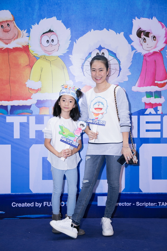 Hai mẹ con Thanh Thảo Hugo