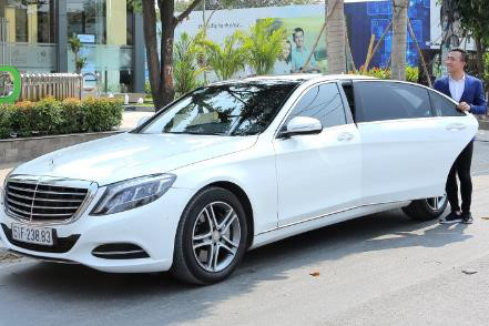 Mercedes-Benz S400L sở hữu khối động cơ V6 3.0 lít, công suất 333 mã lực và mô-men xoắn cực đại 480 Nm tại 1.600 -4.000 vòng/phút, tăng tốc từ 0 lên 100 km/h trong 6.1 giây, vận tốc tối đa 250 km/h.