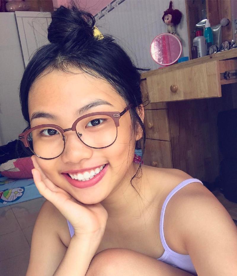 Sau bức ảnh già chát, Phương Mỹ Chi khoe hình dễ thương