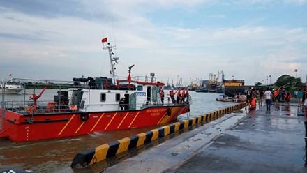 Đến 17h20, công tác ứng cứu sự cố cháy, nổ và va chạm giữa 2 tàu Greenlnines và tàu King yacht đã được thành công.