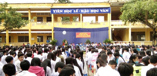 Hiệu trưởng phát hiện đề thi phát tán trên Facebook