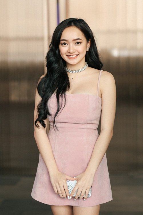 Kaity Nguyễn gợi cảm tại buổi ra mắt phim