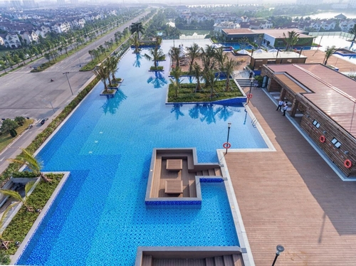 Bế bơi vô cực: &quot;Thế giới nước&quot; độc đáo tại Vinhomes Riverside