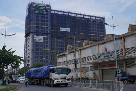 Thị trường đối mặt tình trạng dư thừa phân khúc cao cấp