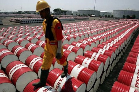Doanh thu Petrolimex tăng vọt nhờ dầu thô lên giá