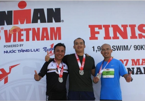 Nói về ironman, ai cũng công nhận đây là cuộc thi “thực” thể hiện sức bền vật lý của cơ thể, vượt qua những giới hạn của chính bản thân. Ironman tại Đà Nẵng  là giải đấu hỗn hợp 113km (70.3 dặm), bao gồm 3 môn phối hợp: Bơi 1.9km; Đạp xe 90km và Chạy 21.1km. Thí sinh tham dự đủ 3 môn phối hợp còn phải đạt điều kiện thời gian dưới 8h30 mới đạt tiêu chuẩn “Người Thép”. 