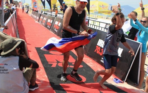Hạnh phúc của cha tiếp niềm tin tiếp tục làm ironman cho con trai
