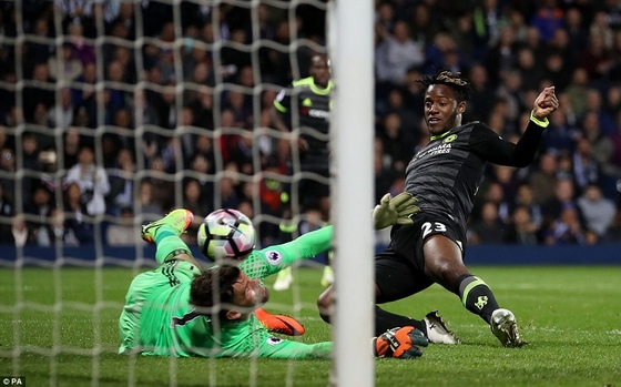 Khoảnh khắc Michy Batshuayi ghi bàn đem về chức vô địch cho Chelsea!