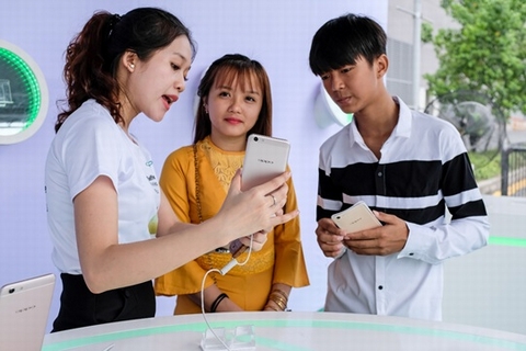Khu vực dành riêng cho trải nghiệm “chuyên gia selfie” F3 luôn đông khách tham gia.