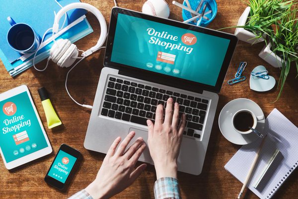 Mua hàng online đang trở thành xu hướng được nhiều người tiêu dùng lựa chọn. Ảnh minh họa