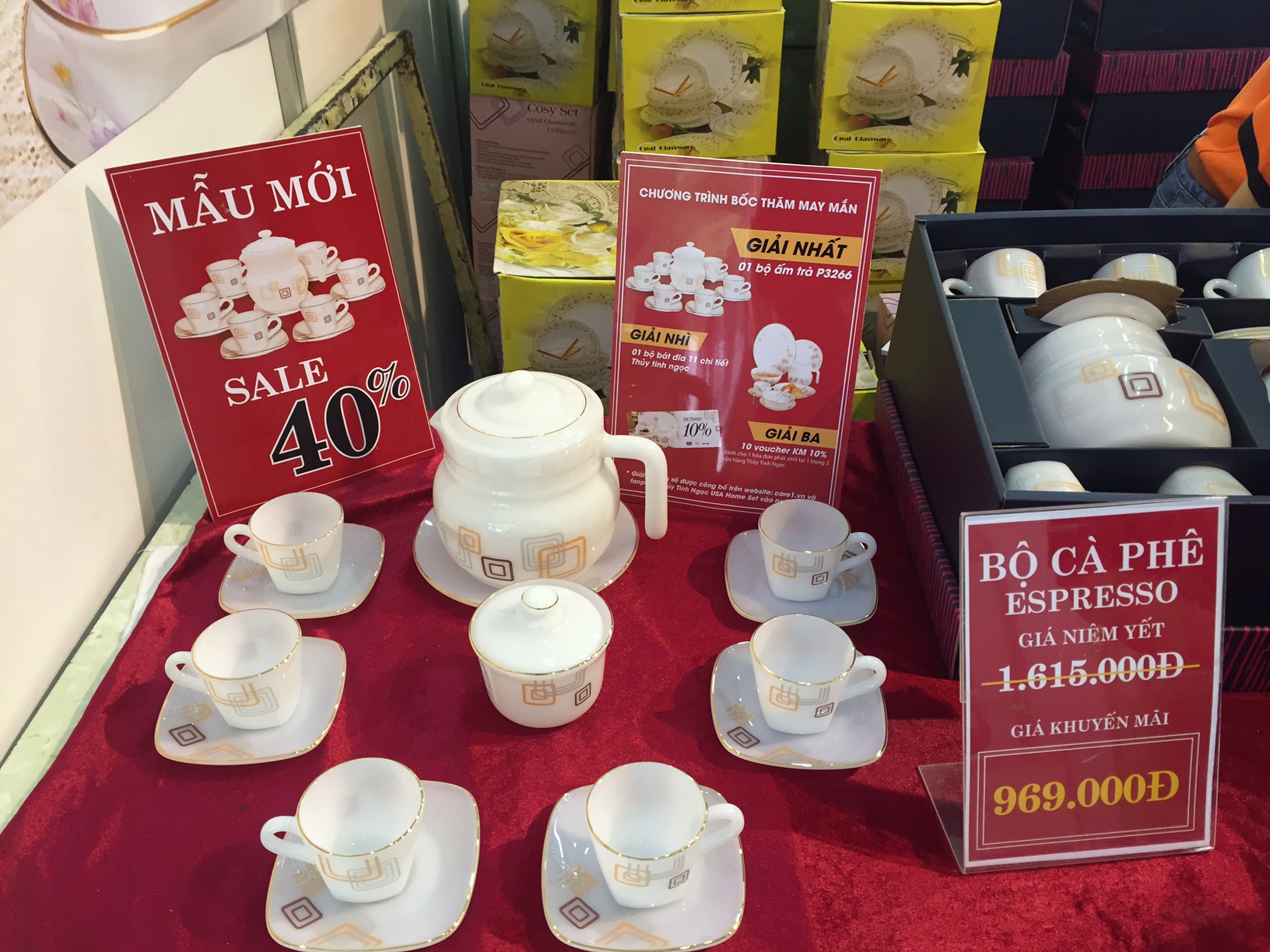 Nhiều sản phẩm cũng giảm 40%