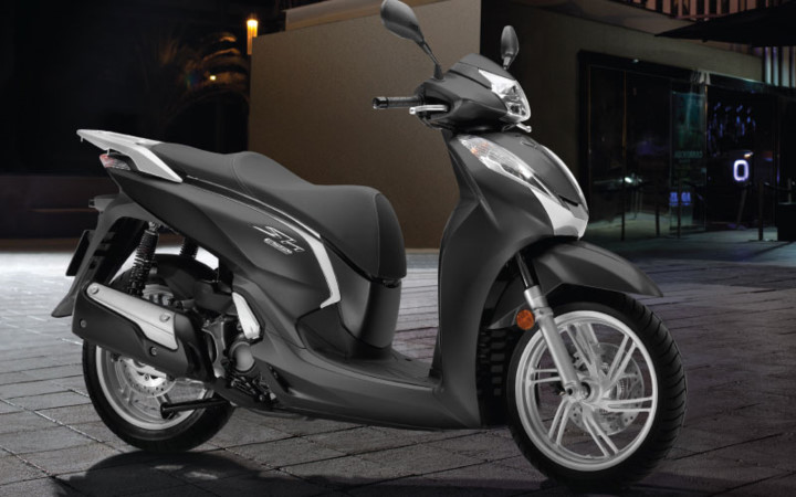 SH luôn là một mẫu xe sang trọng và đắt tiền tại thị trường Việt Nam và mới đây Honda đã tung ra chiếc SH 300i 2016 với hệ thống ABS 2 kênh với mức giá 248 triệu đồng. (Ảnh: Honda)