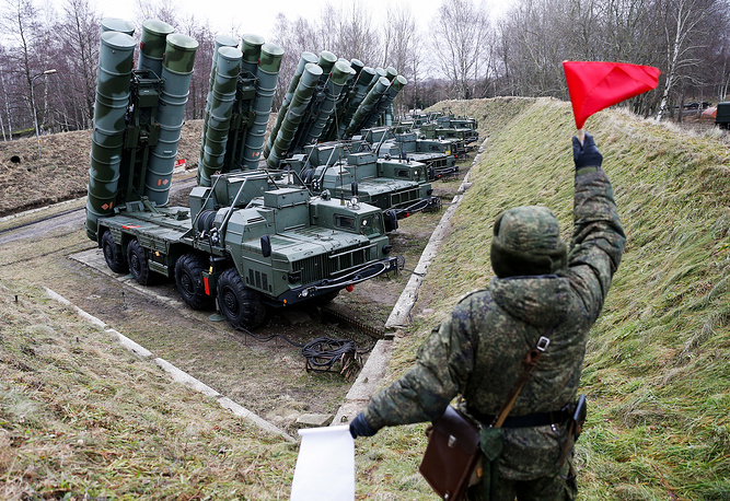Hệ thống tên lửa phòng không S-400 Triumf 