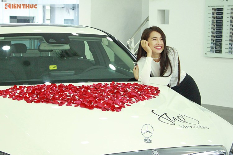 Trường Giang, Nhã Phương tậu Mercedes-Benz C250 tiền tỷ
