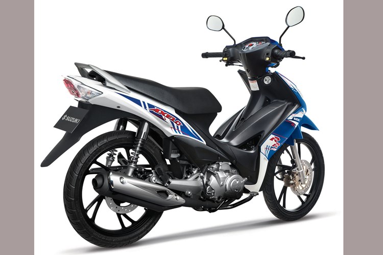 Suzuki Axelo 125 sở hữu khối động cơ SOHC, 4 thì, xy-lanh đơn, làm mát bằng không khí, sản sinh công suất tối đa 9,5 mã lực tại vòng tua 8.000 vòng/phút, mô-men xoắn cực đại 9,9 Nm tại 6.000 vòng/phút kết hợp với hộp số 4 cấp.
