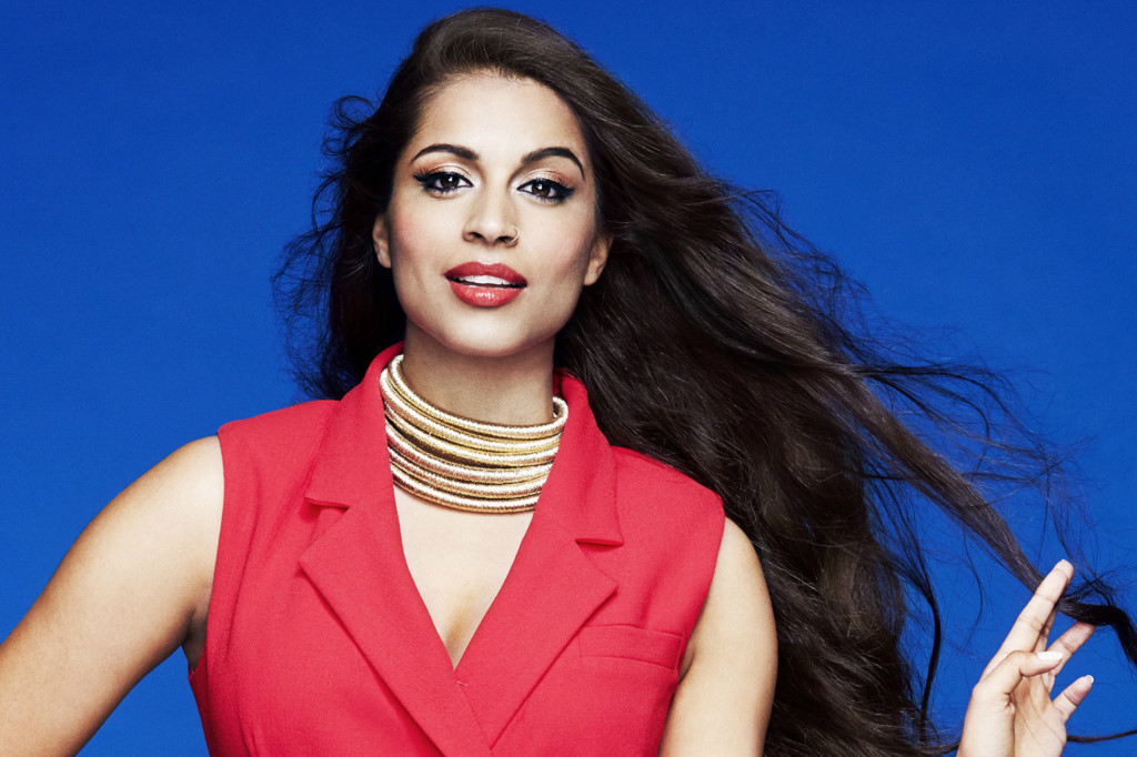Lilly Singh - 7,5 triệu USD: Nữ vlogger, YouTuber, diễn viên kiêm tác giả sách người Canada thường xuyên đăng tải các video thuộc nhiều lĩnh vực tại kênh YouTube có 11 triệu fan, hút 1,8 tỷ view. Những năm gần đây, 8X luôn nằm trong top những ngôi sao YouTube kiếm tiền giỏi nhất. Năm 2016 đánh dấu sự ra đời phim truyện đầu tay của Lilly Singh - A Trip to Unicorn Island. Một năm sau, cô gái đa tài xuất bản cuốn sách đầu tiên. Ảnh: CDN1.