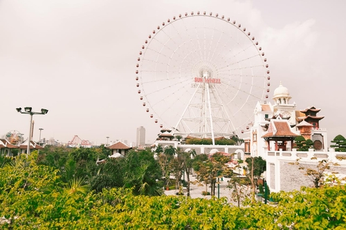 Giảm giá vé cho sinh viên là một trong nhiều chương trình ưu đãi được Sun World Danang Wonders (Asia Park) đưa ra trong kỳ nghỉ hè, nhằm giúp các bạn trẻ có thêm nhiều cơ hội được trải nghiệm không gian vui chơi giải trí đẳng cấp, mang tầm khu vực tại thành phố biển Đà Nẵng.