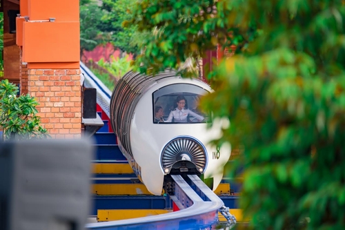 Sun World Danang Wonders (Asia Park) mở cửa từ 9h30 đến 22h30 từ thứ 2 đến chủ nhật  Địa chỉ: Số 1 Phan Đăng Lưu, Quận Hải Châu, TP Đà Nẵng  Điện thoại liên hệ: (84)02363681666  https://www.facebook.com/SunWorldDanangWonders/
