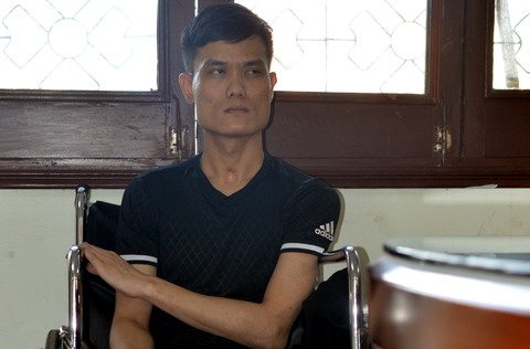 Bị liệt hai chân, ngồi xe lăn vẫn 'buôn' ma túy