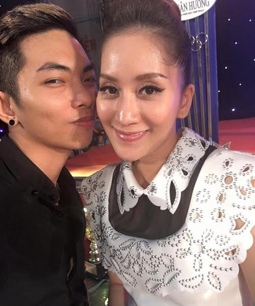 Mặt mộc của Khánh Thi đã khiến nhiều người bất ngờ là thế nhưng khi nhìn những hình ảnh ở nhà của người đẹp Ốc Thanh Vân bạn sẽ phải sửng sốt hơn nhiều.