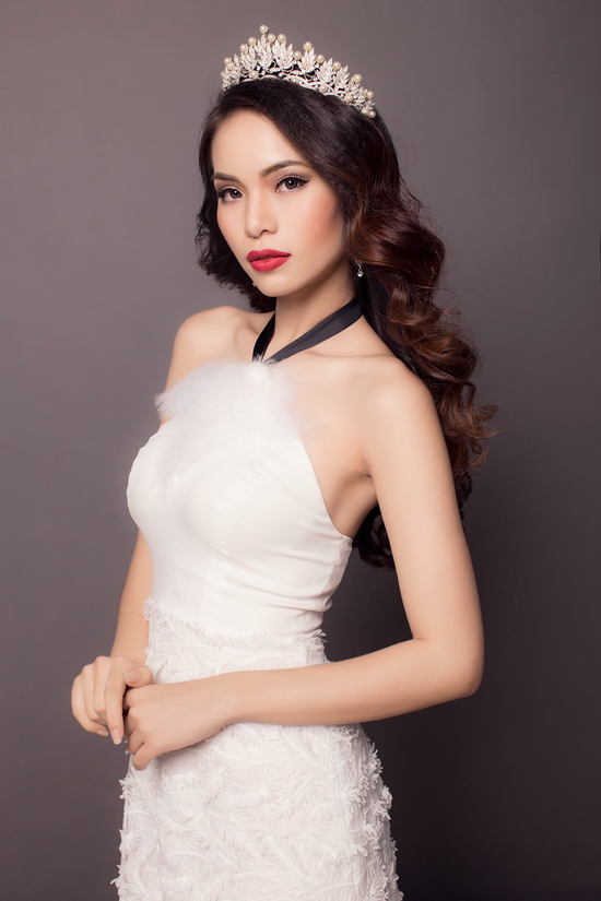 Tuy nhiên, Hương Ly không ỷ lại vào điều này mà với cô:  “Tôi yêu những đấu trường nhan sắc, nhưng không để thể hiện, không để ngạo  mạn, mà là nơi để tôi biết được đâu là chính mình”. 