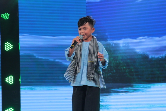 Quang Linh nhận xét cậu bé có chất giọng khoẻ và nội lực, tuy nhiên cách luyến láy vẫn còn cứng và ở những nốt trầm còn hơi gượng gạo. Tuy nhiên, anh thể hiện sự đồng cảm với thí sinh vì đây là một bài hát rất khó. Đến nam giám khảo cũng phải mất nhiều tháng tập luyện mới có thể hát thật chuẩn. 