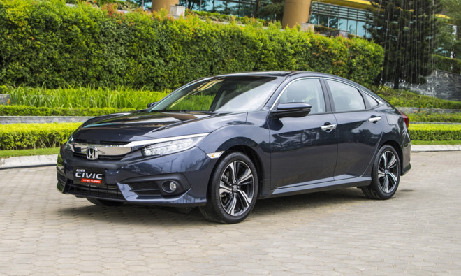 Honda Civic đẹp, thể thao nhưng giá quá cao. 