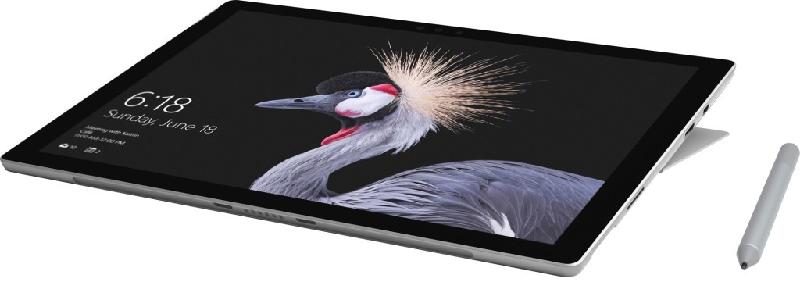 Đối với thế hệ kế tiếp của Surface Pro, ông chủ Panther Panay của Microsoft cho biết, mô hình mới vẫn chưa có mặt trên radar, mặc dù bản nâng cấp lớn hơn dự kiến ​​vào mùa thu năm nay là máy tính xách tay Surface Book mới cũng sẽ ra mắt .