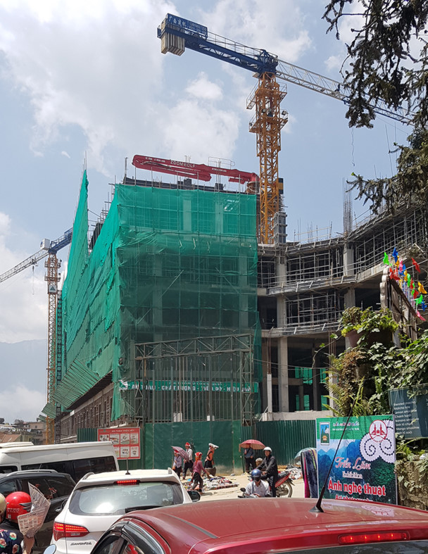 Các đại công trình khách sạn, khu vui chơi giải trí cũng đua nhau mọc lên.